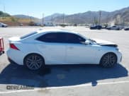 ✅ 2017 Lexus IS 200t • VIN: JTHBA1D23H5053960 • Lot: 42876263. Wystawiony na IAAI z przebiegiem 146 850 mil. Bezpłatny archiwum sprzedaży aukcyjnych z USA i szczegółowy raport historii pojazdu na DreamBid. Zdjęcie 13.