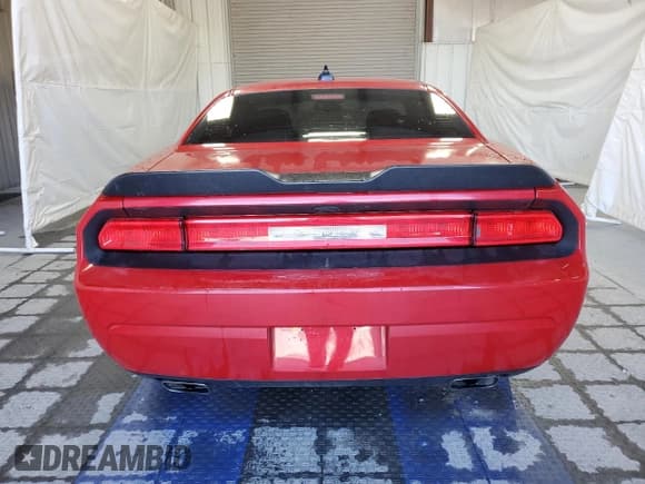 ✅ 2011 Dodge Challenger • VIN: 2B3CJ4DG1BH575068 • Lot: 48898765. Wystawiony na Copart z przebiegiem 133 924 mil. Bezpłatny archiwum sprzedaży aukcyjnych z USA i szczegółowy raport historii pojazdu na DreamBid. Zdjęcie 6.