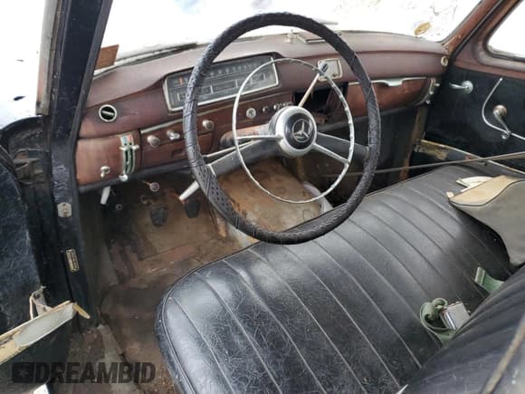 ✅ 1959 Mercedes-Benz SL • VIN: A180010109505774 • Lot: 82931594. Listed on Copart with 84,179 mi. Free auction sales archive from the USA and detailed vehicle history report at DreamBid. Image 8.