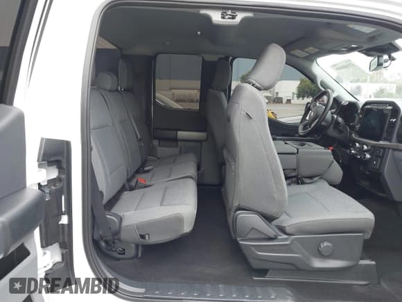 ✅ 2024 Ford F-150 • VIN: 1FTEX3KP9RKF32071 • Lot: 43160008. Listed on IAAI with 20,089 mi. Free auction sales archive from the USA and detailed vehicle history report at DreamBid. Image 8.