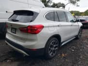 ✅ 2022 BMW X1 xDrive28i • VIN: WBXJG9C0XN5V37052 • Lot: 43208428. Wystawiony na IAAI z przebiegiem 65 298 mil. Bezpłatny archiwum sprzedaży aukcyjnych z USA i szczegółowy raport historii pojazdu na DreamBid. Zdjęcie 4.