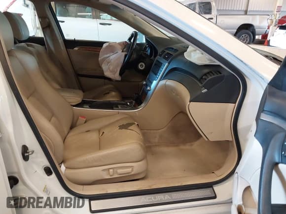 ✅ 2004 Acura TL • VIN: 19UUA66284A051967 • Lot: 43472285. Wystawiony na IAAI z przebiegiem Nie podano. Bezpłatny archiwum sprzedaży aukcyjnych z USA i szczegółowy raport historii pojazdu na DreamBid. Zdjęcie 5.