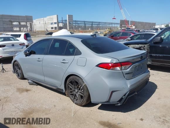✅ 2022 Toyota Corolla SE • VIN: 5YFS4MCE0NP124536 • Lot: 42524964. Wystawiony na IAAI z przebiegiem 48 352 mil. Bezpłatny archiwum sprzedaży aukcyjnych z USA i szczegółowy raport historii pojazdu na DreamBid. Zdjęcie 3.