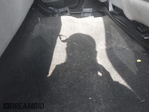 ✅ 2018 GMC Sierra 1500 • VIN: 1GTV2LEC0JZ359155 • Лот: 43235382. Опубликован ранее на IAAI с пробегом 94 481 миль. Бесплатный доступ к архиву аукционных продаж из США и подробный отчёт об истории автомобиля на DreamBid. Изображение 8.