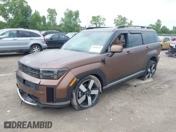 ✅ 2024 Hyundai Santa Fe Limited • VIN: 5NMP4DGL0RH001012 • Lot: 42835747. Listed on IAAI with 3,917 mi. Free auction sales archive from the USA and detailed vehicle history report at DreamBid. Image 2.