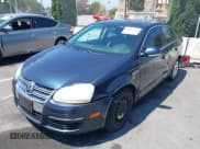 ✅ 2009 Volkswagen Jetta SE • VIN: 3VWRZ71K79M121346 • Lot: 42866740. Listed on IAAI with 182,721 mi. Free auction sales archive from the USA and detailed vehicle history report at DreamBid. Image 2.