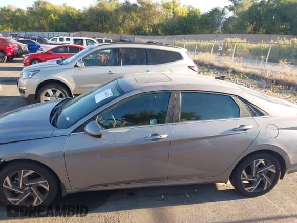 ✅ 2025 Hyundai Elantra SEL Convenience • VIN: KMHLS4DG8SU942472 • Lot: 43204874. Listed on IAAI with 8,751 mi. Free auction sales archive from the USA and detailed vehicle history report at DreamBid. Image 14.