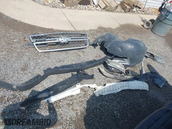 ✅ 2005 Chevrolet Silverado 2500HD LS • VIN: 1GCHK23UX5F857938 • Lot: 42169810. Wystawiony na IAAI z przebiegiem 212 327 mil. Bezpłatny archiwum sprzedaży aukcyjnych z USA i szczegółowy raport historii pojazdu na DreamBid. Zdjęcie 12.