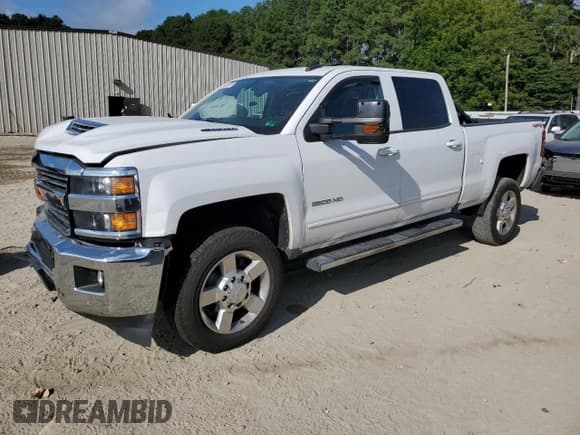 ✅ 2017 Chevrolet Silverado 2500HD LT • VIN: 1GC1KVEY5HF126423 • Lot: 68342725. Wystawiony na Copart z przebiegiem 125 107 mil. Bezpłatny archiwum sprzedaży aukcyjnych z USA i szczegółowy raport historii pojazdu na DreamBid. Zdjęcie 1.