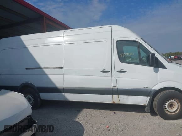✅ 2012 Mercedes-Benz Sprinter Cargo • VIN: WD3PE8CB1C5704155 • Lot: 43290369. Listed on IAAI with 577,733 mi. Free auction sales archive from the USA and detailed vehicle history report at DreamBid. Image 13.
