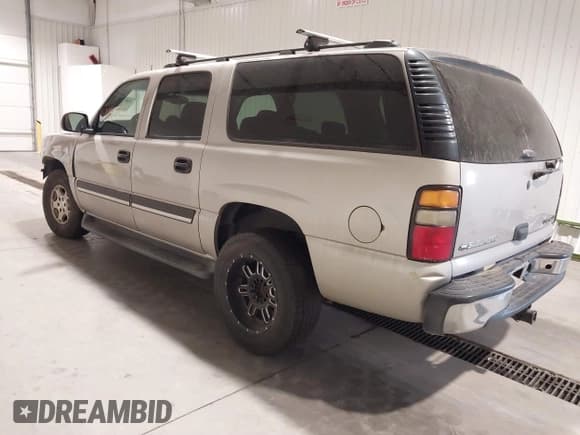 ✅ 2005 Chevrolet Suburban LT • VIN: 3GNFK16Z75G290666 • Лот: 41812793. Опубликован ранее на IAAI с пробегом 187 377 миль. Бесплатный доступ к архиву аукционных продаж из США и подробный отчёт об истории автомобиля на DreamBid. Изображение 3.