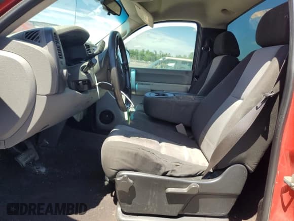 ✅ 2009 Chevrolet Silverado 1500 Work Truck • VIN: 1GCEC140X9Z196258 • Lot: 58011625. Listed on Copart with 281,120 mi. Free auction sales archive from the USA and detailed vehicle history report at DreamBid. Image 7.