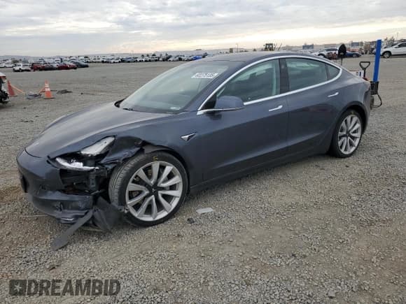 ✅ 2020 Tesla Model 3 Standard Range Plus • VIN: 5YJ3E1EAXLF802308 • Lot: 82275135. Wystawiony na Copart z przebiegiem 75 515 mil. Bezpłatny archiwum sprzedaży aukcyjnych z USA i szczegółowy raport historii pojazdu na DreamBid. Zdjęcie 1.