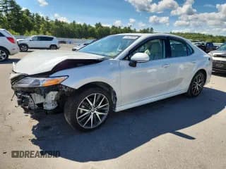 ✅ 2024 Toyota Camry Hybrid XLE • VIN: 4T1F31AK5RU067718 • Lot: 70427625. Listed on Copart with 29,925 mi. Free auction sales archive from the USA and detailed vehicle history report at DreamBid. Image 1.