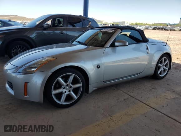 ✅ 2005 Nissan 350Z Touring • VIN: JN1AZ36A55M758916 • Lot: 61917495. Wystawiony na Copart z przebiegiem 33 500 mil. Bezpłatny archiwum sprzedaży aukcyjnych z USA i szczegółowy raport historii pojazdu na DreamBid. Zdjęcie 1.