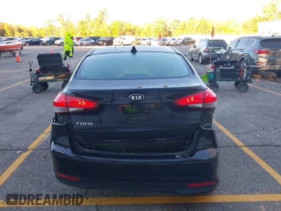 ✅ 2018 Kia Forte LX • VIN: 3KPFL4A74JE185361 • Лот: 43461072. Опубликован ранее на IAAI с пробегом 51 914 миль. Бесплатный доступ к архиву аукционных продаж из США и подробный отчёт об истории автомобиля на DreamBid. Изображение 16.