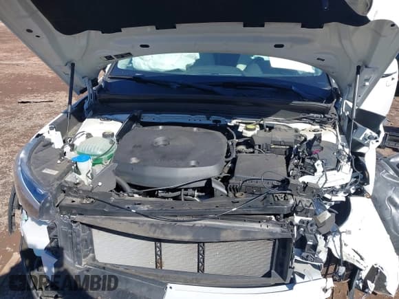 ✅ 2020 Volvo XC40 Momentum • VIN: YV4162UKXL2187831 • Lot: 43594664. Listed on IAAI with 28,578 mi. Free auction sales archive from the USA and detailed vehicle history report at DreamBid. Image 10.