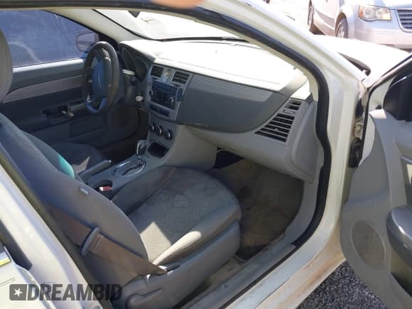 ✅ 2008 Chrysler Sebring LX • VIN: 1C3LC46K38N155827 • Лот: 43638904. Опубликован ранее на IAAI с пробегом 228 219 миль. Бесплатный доступ к архиву аукционных продаж из США и подробный отчёт об истории автомобиля на DreamBid. Изображение 5.