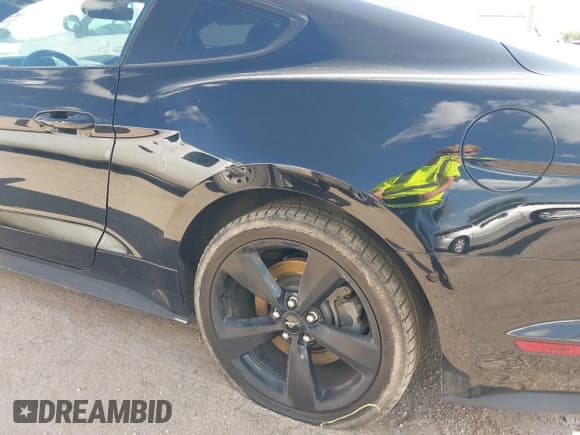 ✅ 2023 Ford Mustang GT • VIN: 1FA6P8CF3P5303958 • Lot: 43230140. Wystawiony na IAAI z przebiegiem 38 669 mil. Bezpłatny archiwum sprzedaży aukcyjnych z USA i szczegółowy raport historii pojazdu na DreamBid. Zdjęcie 6.