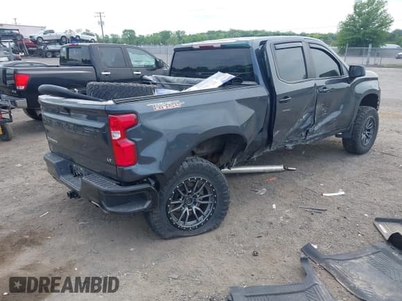 ✅ 2022 Chevrolet Silverado 1500 LT Trail Boss • VIN: 1GCPYFED8NZ149555 • Lot: 42168228. Wystawiony na IAAI z przebiegiem 59 653 mil. Bezpłatny archiwum sprzedaży aukcyjnych z USA i szczegółowy raport historii pojazdu na DreamBid. Zdjęcie 4.