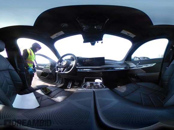 ✅ 2023 BMW 7 Series 760i xDrive • VIN: WBA33EJ06PCL84520 • Лот: 41556566. Опубликован ранее на IAAI с пробегом 20 617 миль. Бесплатный доступ к архиву аукционных продаж из США и подробный отчёт об истории автомобиля на DreamBid. Изображение 18.