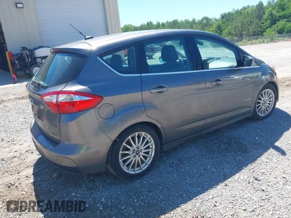 ✅ 2013 Ford C-Max SEL • VIN: 1FADP5BU8DL545447 • Лот: 42327754. Опубликован ранее на IAAI с пробегом 335 658 миль. Бесплатный доступ к архиву аукционных продаж из США и подробный отчёт об истории автомобиля на DreamBid. Изображение 4.