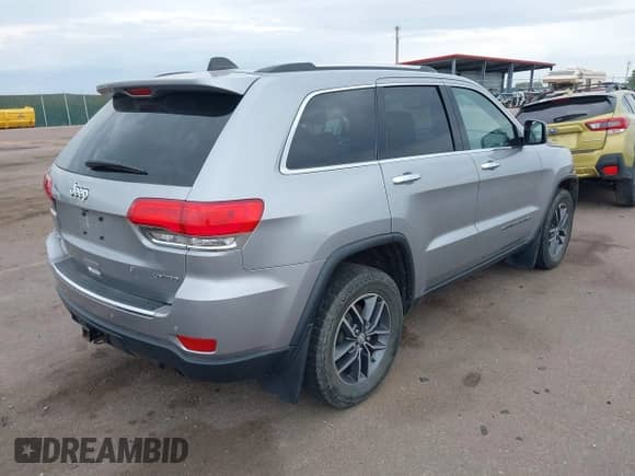 2018 Jeep Grand Cherokee Sterling z VIN 1C4RJFBG3JC138410, wystawiony jako IAAI lot #43242404 z przebiegiem 119 655 mil mil oraz . Historia ofert i sprzedaży dostępna na DreamBid. Obrazek 4.