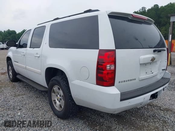 ✅ 2008 Chevrolet Suburban LTZ • VIN: 1GNFC16098J220975 • Лот: 42340341. Опубликован ранее на IAAI с пробегом 301 534 миль. Бесплатный доступ к архиву аукционных продаж из США и подробный отчёт об истории автомобиля на DreamBid. Изображение 3.