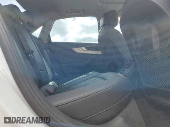 ✅ 2017 Audi A4 ultra Premium Plus • VIN: WAULMAF41HN069230 • Lot: 50933145. Wystawiony na Copart z przebiegiem 104 654 mil. Bezpłatny archiwum sprzedaży aukcyjnych z USA i szczegółowy raport historii pojazdu na DreamBid. Zdjęcie 10.