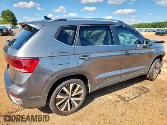 ✅ 2024 Volkswagen Taos SE • VIN: 3VVSX7B25RM129150 • Лот: 71434315. Опубликован ранее на Copart с пробегом Не указан. Бесплатный доступ к архиву аукционных продаж из США и подробный отчёт об истории автомобиля на DreamBid. Изображение 3.