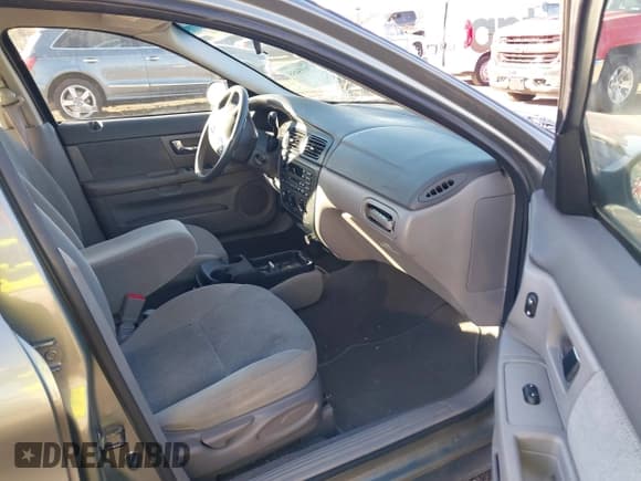 ✅ 2001 Ford Taurus SE • VIN: 1FAFP53U61G119347 • Lot: 43693455. Listed on IAAI with 150,165 mi. Free auction sales archive from the USA and detailed vehicle history report at DreamBid. Image 5.