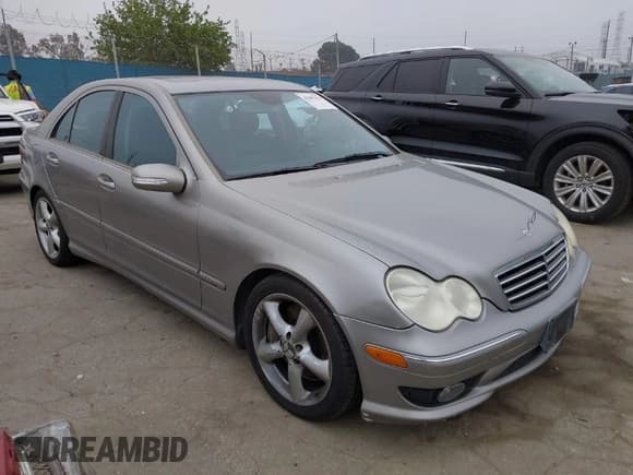 ✅ 2005 Mercedes-Benz C 230 Kompressor • VIN: WDBRF40J35F689993 • Lot: 42007594. Wystawiony na IAAI z przebiegiem 253 432 mil. Bezpłatny archiwum sprzedaży aukcyjnych z USA i szczegółowy raport historii pojazdu na DreamBid. Zdjęcie 1.