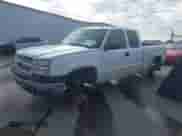 2005 Chevrolet Silverado 1500 Z71 z VIN 1GCEK19Z45Z332906, wystawiony jako IAAI lot #43412102 z przebiegiem 239 606 mil mil oraz . Historia ofert i sprzedaży dostępna na DreamBid. Obrazek 2.