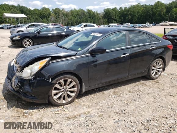 ✅ 2013 Hyundai Sonata SE • VIN: 5NPEC4AC2DH672096 • Lot: 68528414. Wystawiony na Copart z przebiegiem 199 519 mil. Bezpłatny archiwum sprzedaży aukcyjnych z USA i szczegółowy raport historii pojazdu na DreamBid. Zdjęcie 1.