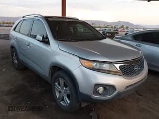 ✅ 2013 Kia Sorento EX • VIN: 5XYKU4A21DG399859 • Lot: 42976928. Listed on IAAI with 121,260 mi. Free auction sales archive from the USA and detailed vehicle history report at DreamBid. Image 1.