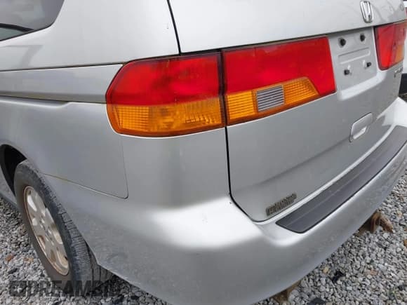 ✅ 2003 Honda Odyssey EX-L • VIN: 5FNRL18033B017812 • Лот: 43830115. Опубликован ранее на IAAI с пробегом 215 588 миль. Бесплатный доступ к архиву аукционных продаж из США и подробный отчёт об истории автомобиля на DreamBid. Изображение 14.