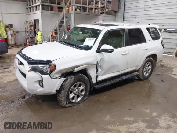 ✅ 2018 Toyota 4Runner SR5 • VIN: JTEBU5JRXJ5516454 • Lot: 43732440. Listed on IAAI with 191,257 mi. Free auction sales archive from the USA and detailed vehicle history report at DreamBid. Image 18.