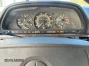 ✅ 1986 Mercedes-Benz 560 560SEC • VIN: WDBCA45D2GA206016 • Lot: 54577205. Wystawiony na Copart z przebiegiem 205 332 mil. Bezpłatny archiwum sprzedaży aukcyjnych z USA i szczegółowy raport historii pojazdu na DreamBid. Zdjęcie 8.