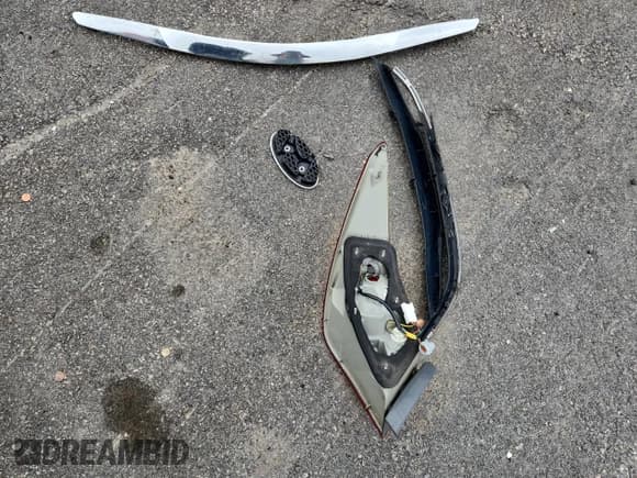 ✅ 2011 Hyundai Sonata GLS • VIN: 5NPEB4ACXBH291841 • Lot: 91982145. Listed on Copart with 131,057 mi. Free auction sales archive from the USA and detailed vehicle history report at DreamBid. Image 12.