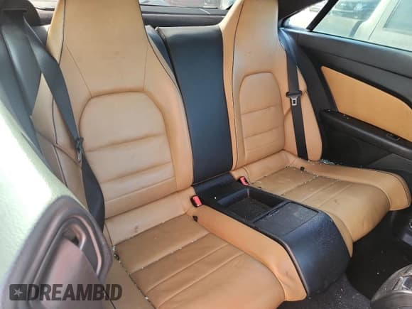 ✅ 2014 Mercedes-Benz E 350 • VIN: WDDKJ8JB5EF283221 • Lot: 82225975. Wystawiony na Copart z przebiegiem 192 542 mil. Bezpłatny archiwum sprzedaży aukcyjnych z USA i szczegółowy raport historii pojazdu na DreamBid. Zdjęcie 10.