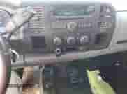 2013 Chevrolet Silverado 2500HD z VIN 1GC2KVEB4DZ408934, wystawiony jako IAAI lot #43074627 z przebiegiem 147 638 mil mil oraz . Historia ofert i sprzedaży dostępna na DreamBid. Obrazek 1.