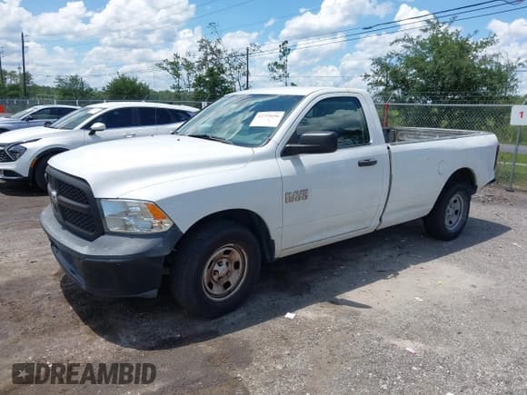 ✅ 2018 Ram 1500 Tradesman • VIN: 3C6JR6DG1JG219123 • Лот: 42755696. Опубликован ранее на IAAI с пробегом 140 522 миль. Бесплатный доступ к архиву аукционных продаж из США и подробный отчёт об истории автомобиля на DreamBid. Изображение 17.