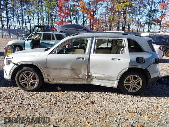 ✅ 2021 Mercedes-Benz GLB 250 • VIN: W1N4M4HBXMW083676 • Lot: 43624379. Listed on IAAI with 49,369 mi. Free auction sales archive from the USA and detailed vehicle history report at DreamBid. Image 14.