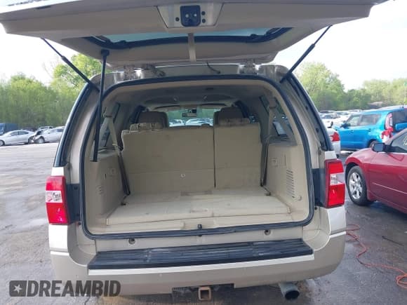 ✅ 2017 Ford Expedition Max Limited • VIN: 1FMJK2AT8HEA63473 • Lot: 42064907. Wystawiony na IAAI z przebiegiem 175 201 mil. Bezpłatny archiwum sprzedaży aukcyjnych z USA i szczegółowy raport historii pojazdu na DreamBid. Zdjęcie 18.