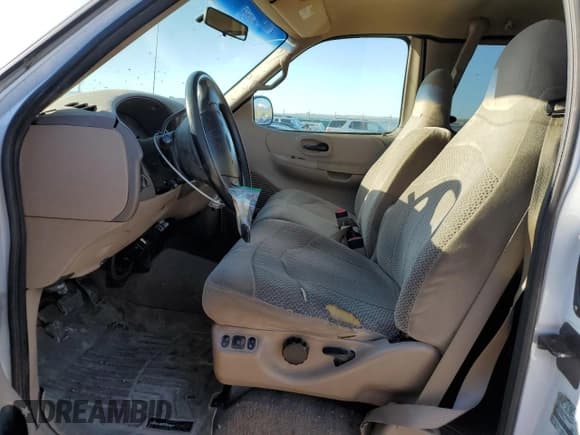 ✅ 1999 Ford F-150 XL • VIN: 2FTRX18L6XCA40819 • Lot: 55090815. Wystawiony na Copart z przebiegiem 132 738 mil. Bezpłatny archiwum sprzedaży aukcyjnych z USA i szczegółowy raport historii pojazdu na DreamBid. Zdjęcie 7.