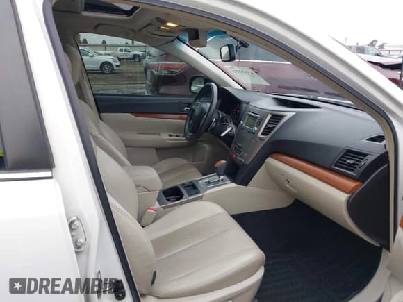 ✅ 2013 Subaru Outback Limited • VIN: 4S4BRBKC2D3249255 • Lot: 43575550. Listed on IAAI with 198,108 mi. Free auction sales archive from the USA and detailed vehicle history report at DreamBid. Image 5.