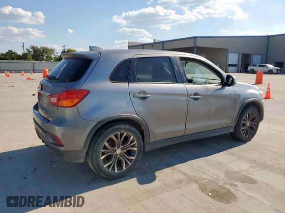 2019 Mitsubishi Outlander ES z VIN JA4AP3AU2KU002289, wystawiony jako Copart lot #84837555 z przebiegiem 194 323 mil mil oraz Czysty tytuł • Clean title. Historia ofert i sprzedaży dostępna na DreamBid. Obrazek 3.
