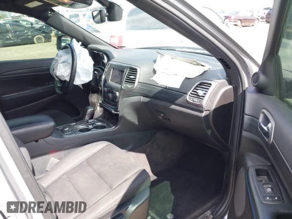 ✅ 2019 Jeep Grand Cherokee Upland • VIN: 1C4RJFAG5KC608293 • Lot: 41989929. Listed on IAAI with 129,229 mi. Free auction sales archive from the USA and detailed vehicle history report at DreamBid. Image 5.
