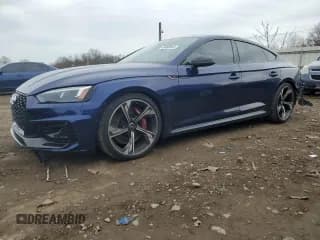 ✅ 2019 Audi RS 5 Sportback • VIN: WUABWCF57KA902186 • Lot: 45460843. Wystawiony na Copart z przebiegiem 74 452 mil. Bezpłatny archiwum sprzedaży aukcyjnych z USA i szczegółowy raport historii pojazdu na DreamBid. Zdjęcie 1.