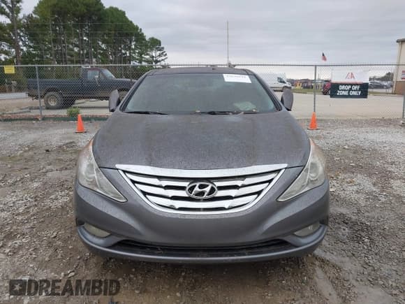 ✅ 2012 Hyundai Sonata SE • VIN: 5NPEC4AC6CH313719 • Lot: 43635522. Listed on IAAI with 161,875 mi. Free auction sales archive from the USA and detailed vehicle history report at DreamBid. Image 6.